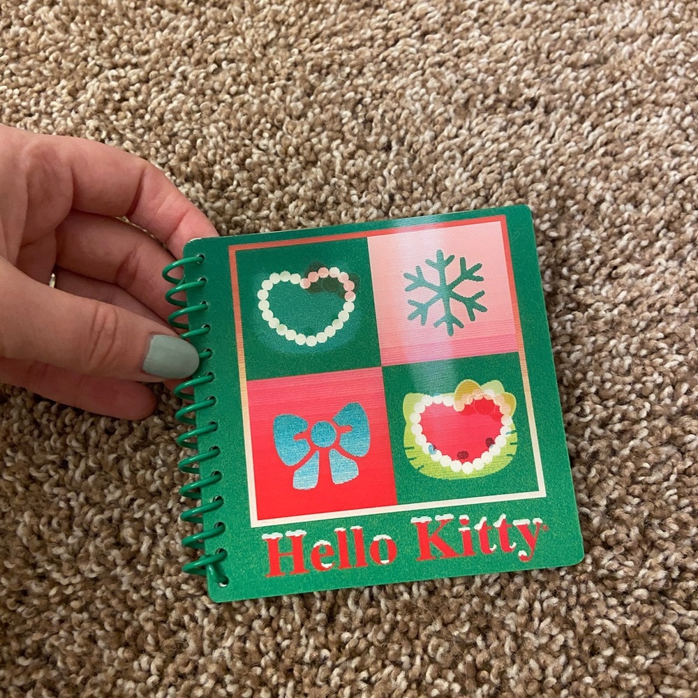 Hello Kitty Mini Holiday Notebook - Picture 2 of 8